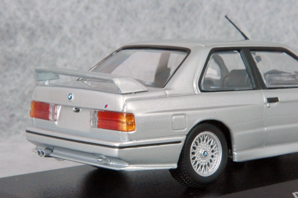 ● 1/43 BMW 〓 M3 ( E30 ) / 1987年 シルバー メタリック 〓 ミニチャンプス ミニカー MINICHAMPS_画像5