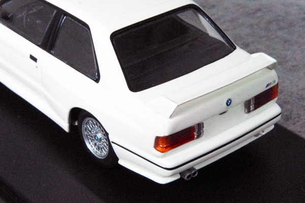 ● 1/43 BMW 〓 M3 ( E30 ) / ホワイト 〓 BMW_画像8