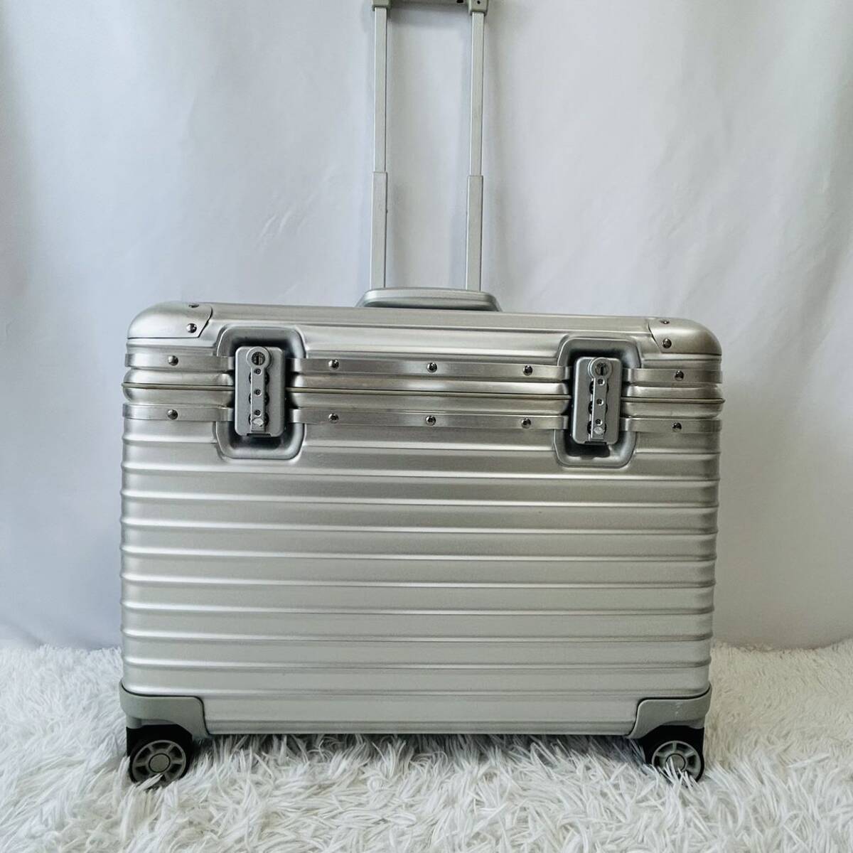 美品 リモワRIMOWA トパーズ　パイロット　トローリー　MW 39L 4輪　キャリーケース スーツケース Pilot TSAロック　機内持込可_画像1