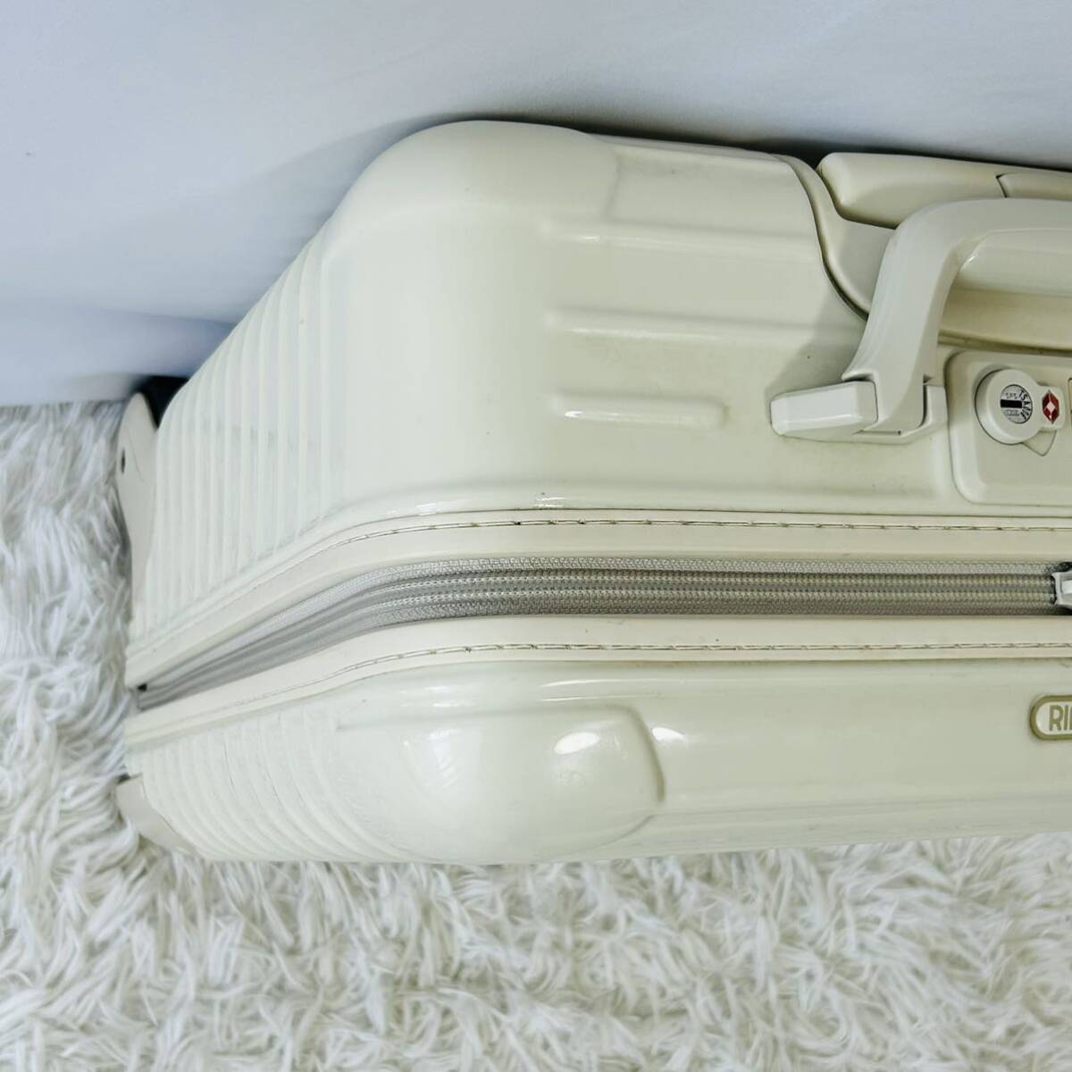 美品 リモワ RIMOWA サルサ　エクリュ　23L 2輪　ユナイテッドアローズ別注　スーツケース TSAロック　ホワイト　キャリーケース_画像5