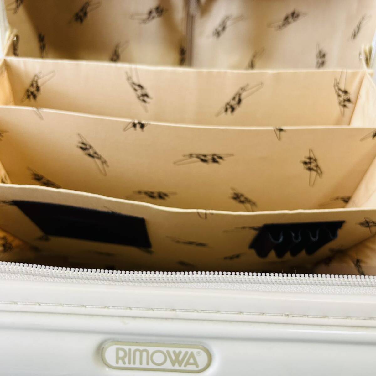 美品 リモワ RIMOWA サルサ　エクリュ　23L 2輪　ユナイテッドアローズ別注　スーツケース TSAロック　ホワイト　キャリーケース_画像9