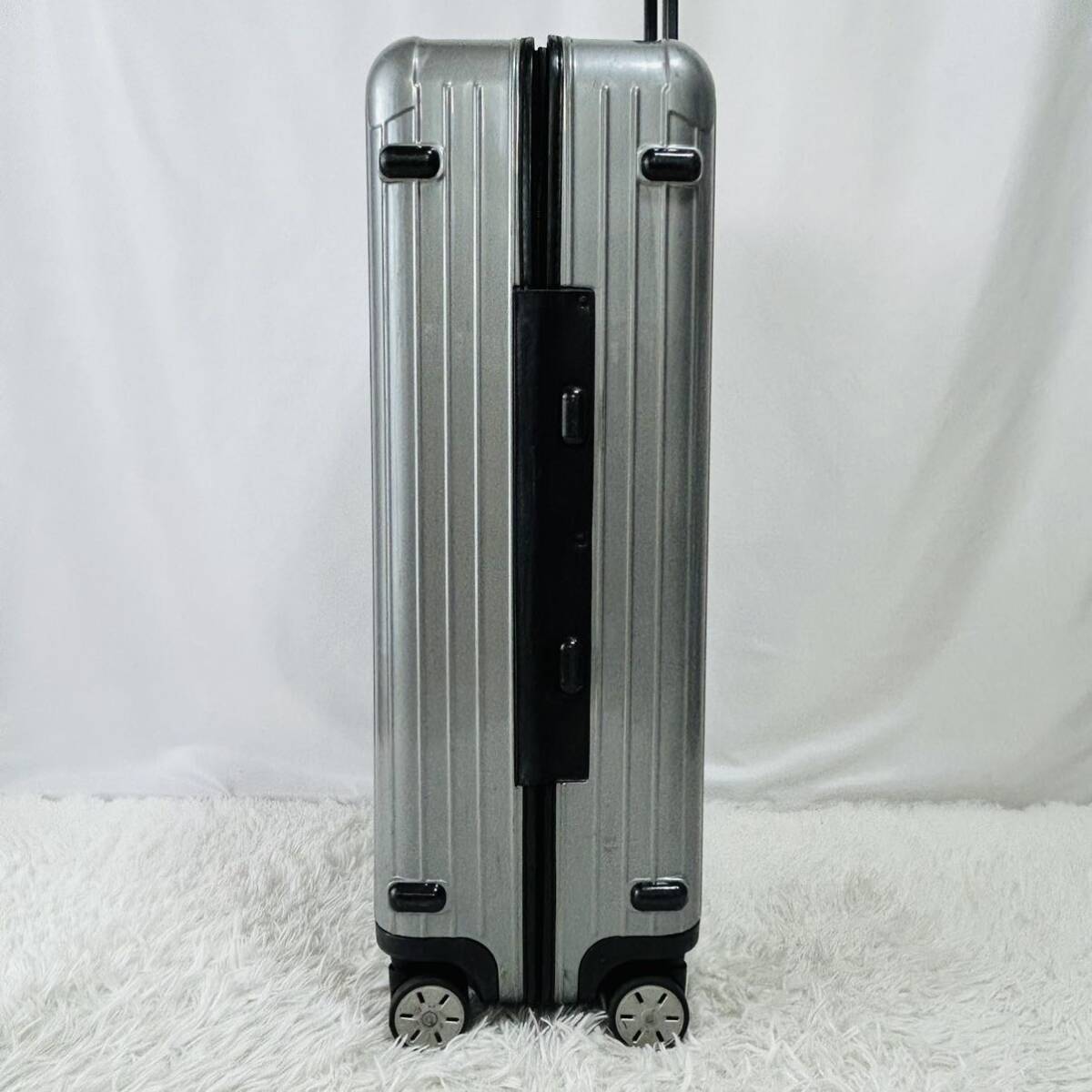 リモワ RIMOWA サルサ 104L 4輪　シルバー スーツケース キャリーケース TSAロック マルチホイール 876.77 大容量_画像4