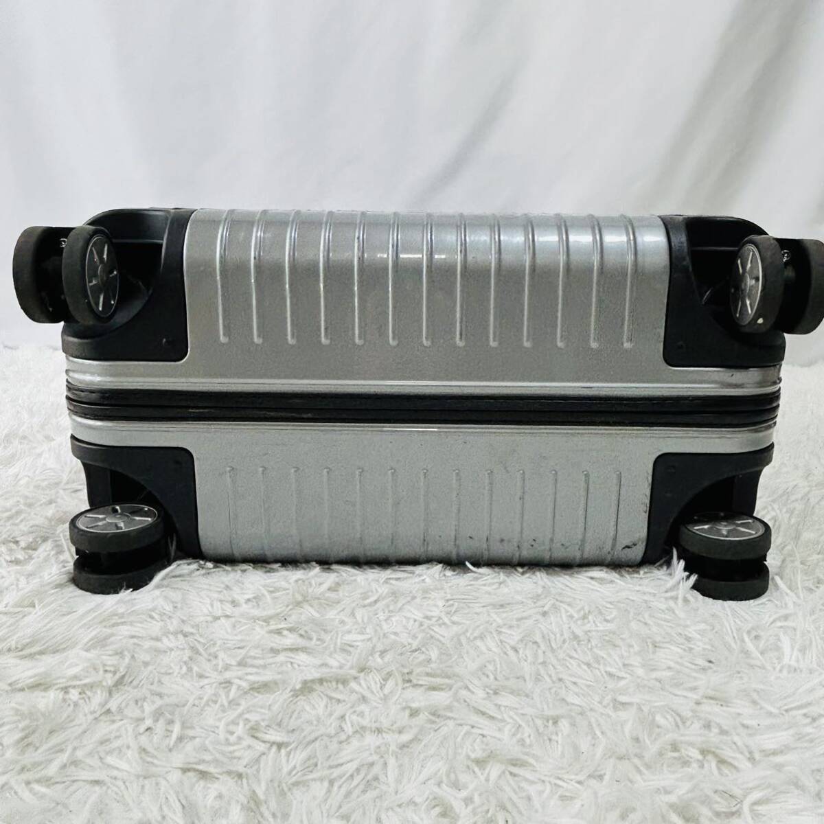 リモワ RIMOWA サルサ 104L 4輪　シルバー スーツケース キャリーケース TSAロック マルチホイール 876.77 大容量_画像7