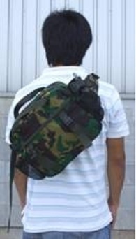 超撥水性・迷彩ヒップバッグ　軽量で丈夫な防水バッグ　デイパック、ハンドバッグ、ウエストバッグ、ショルダーバッグとして　超割安価格_デイパック（デイバッグ）