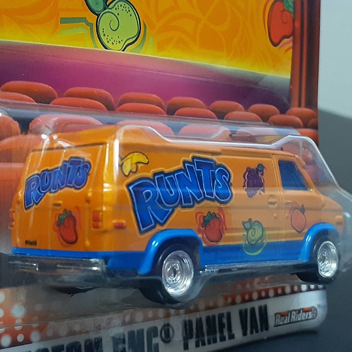 HOTWHeeLs GMC PANEL VAN RUNTS パネルバン ミニカー Nestle Wonka Candy Runts ネスレ ウォンカ キャンディー 限定LIMITED ホットウィール_光の加減で色味が違います。色参考画像8