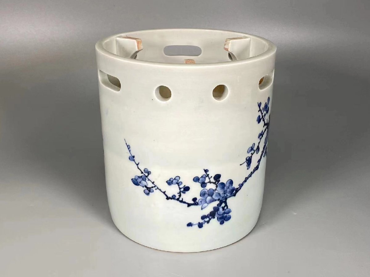 B097A era bin . blue and white ceramics pine bamboo plum tea utensils . tea utensils bin .. hand .. fire pot tea utensils box attaching 