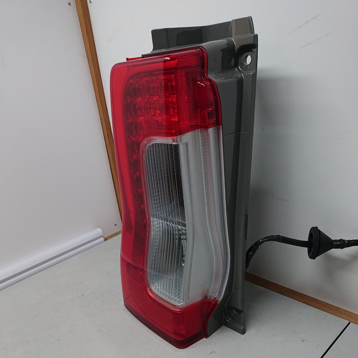 H26年式 ダイハツ タント LA600S 純正 左 テールランプ テール H26年式 ダイハツ タント LA600S 純正 左 テールランプ テール