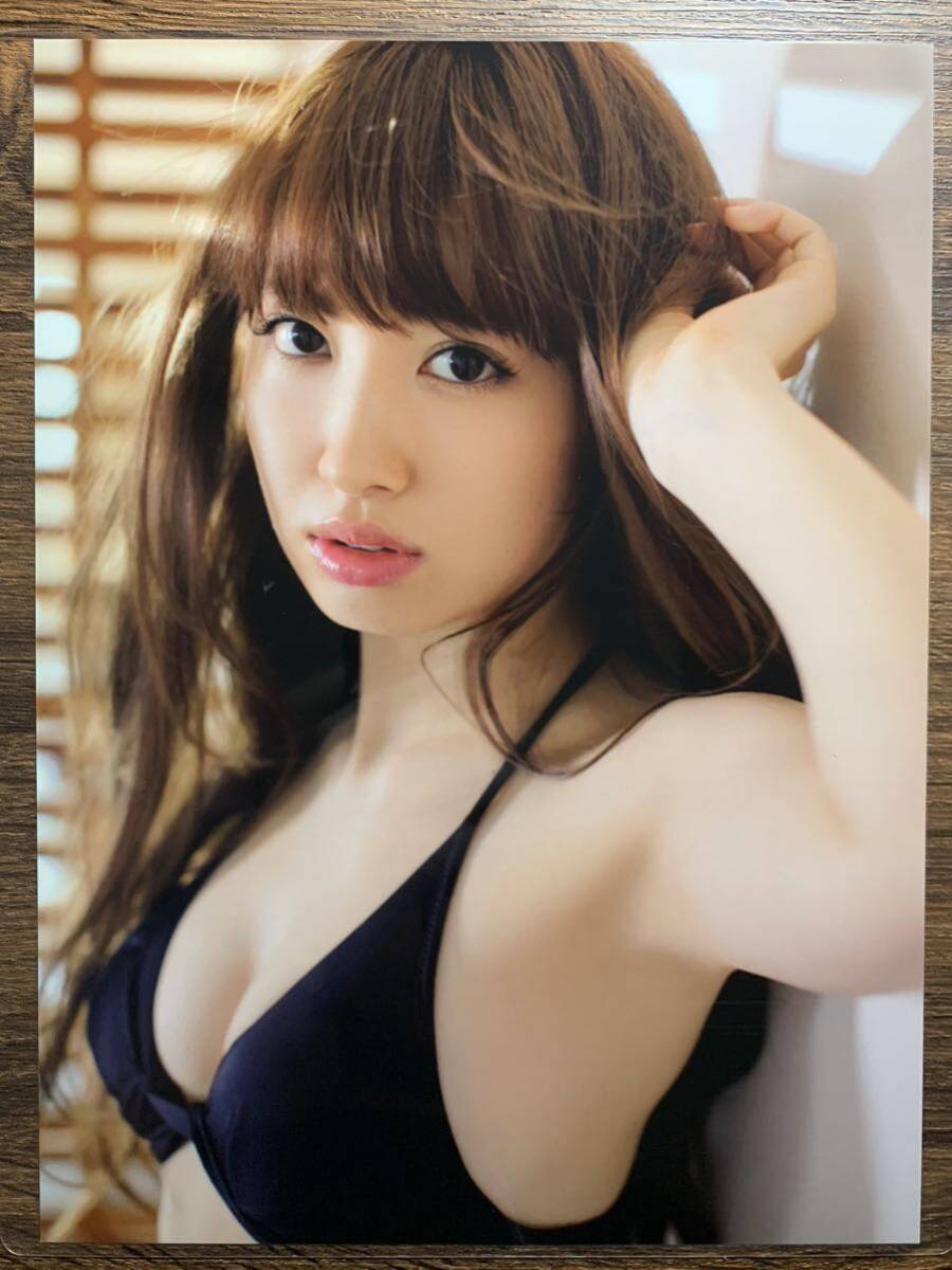 【厚手ラミネート加工】小嶋陽菜 水着 A4変サイズ 雑誌切り抜き 8ページ Friday 2011 07 22【グラビア】-a2の画像1