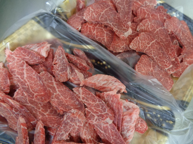 近江牛５牝　超特モモ（焼肉切り落とし）　２ｋｇ　（93）_画像3