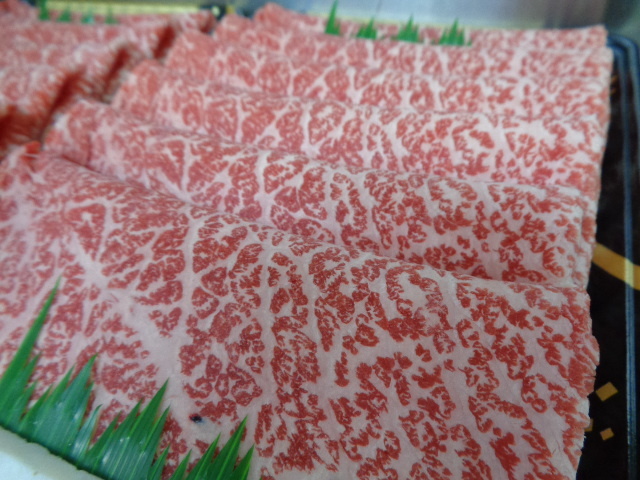 近江牛A５牝　超特内モモ（すき＆焼肉）　２ｋｇ　（1）_画像6