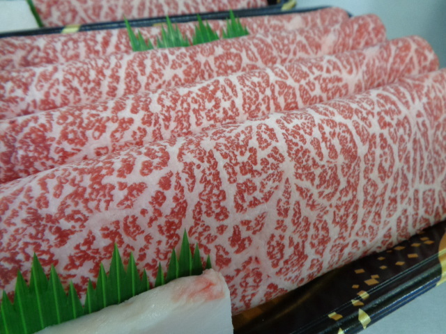 近江牛A５牝　超特内モモ（焼肉　３㎜）　２ｋｇ　（47）_画像4