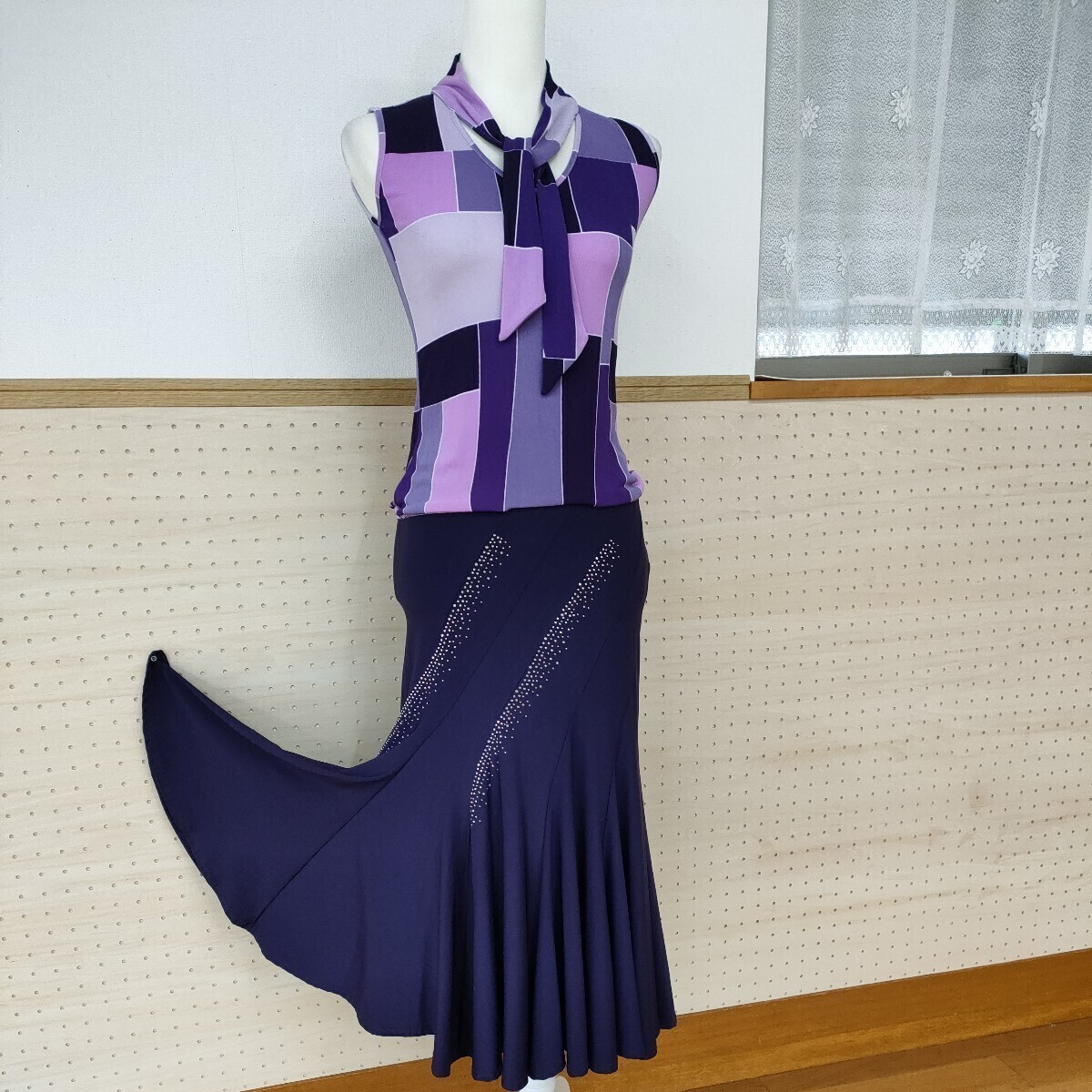 紫系幾何学模様トップスICHIOKU紫スカート_画像1