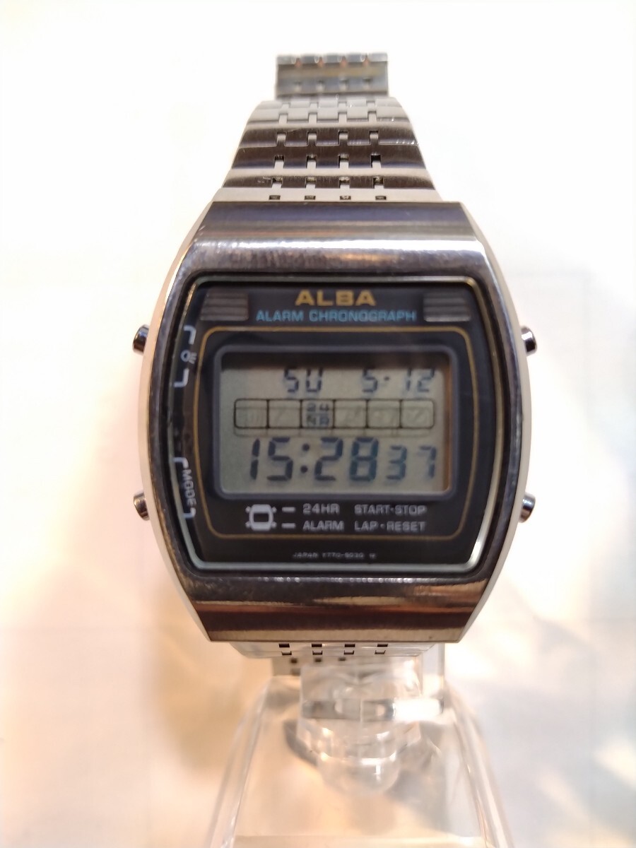 ALBA　ビンテージ中古デジタルメンズ腕時計稼働品_画像1