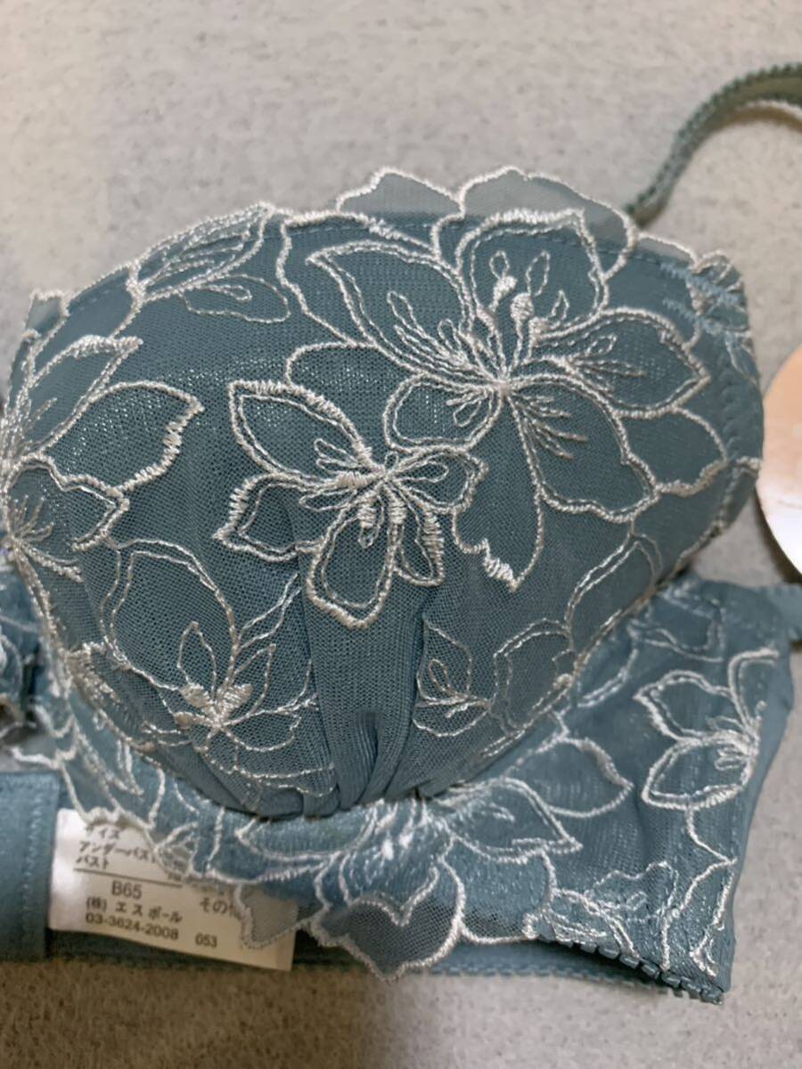 B65M ドルチェフィオラ 花柄刺繍×レース ブラ&ショーツセット ブルーの画像3