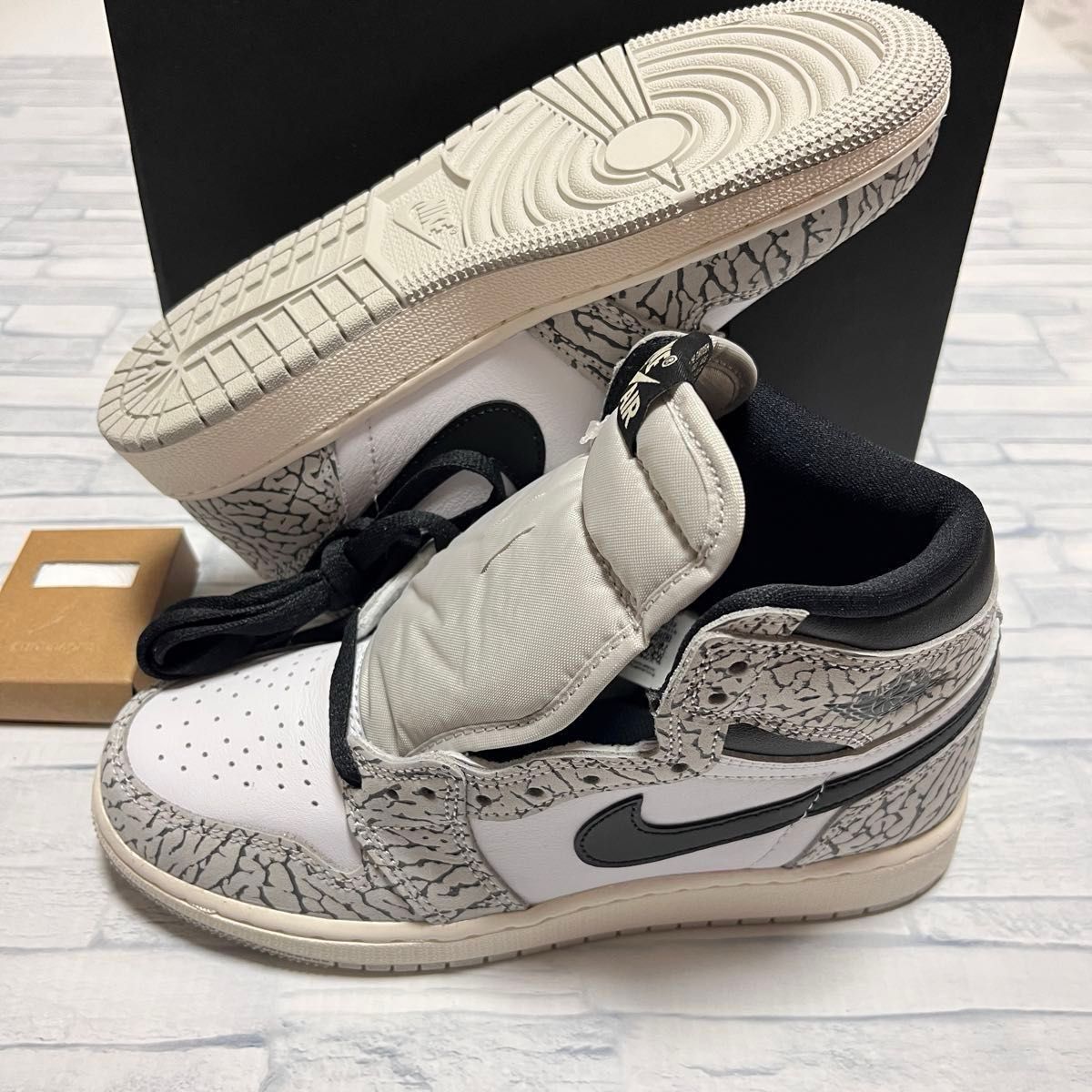 NIKE AIR JORDAN 1 RETRO HIGH OG GS NIKE AIR JORDAN 1 RETRO HIGH OG GS