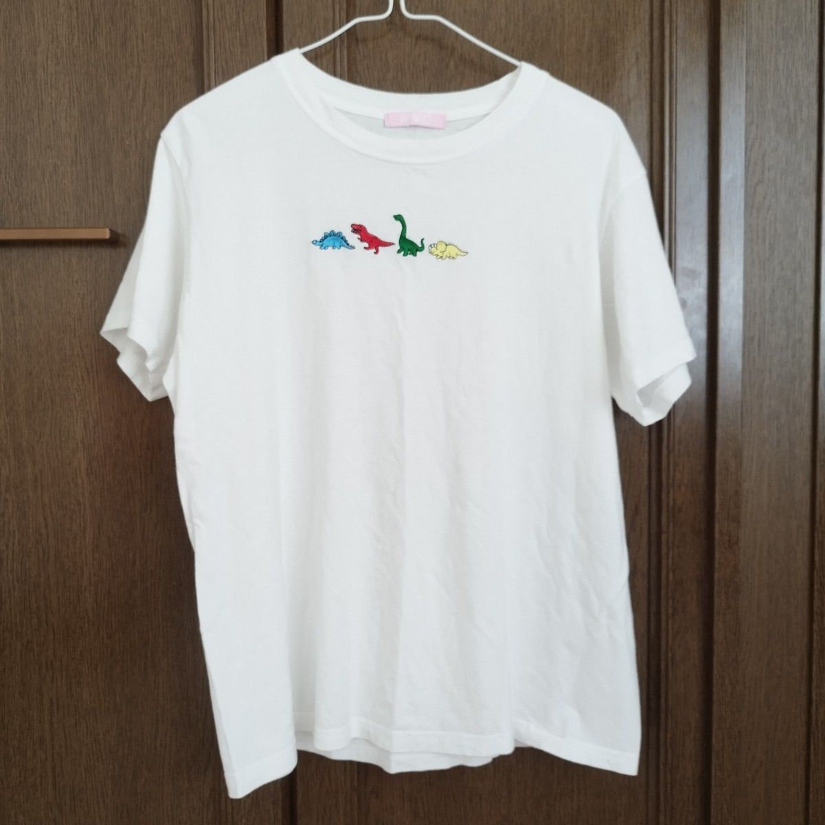 WEGO WC　Tシャツ ホワイト 半袖 白　きょうりゅう柄　ダイナソー　刺繍　綿100%　古着