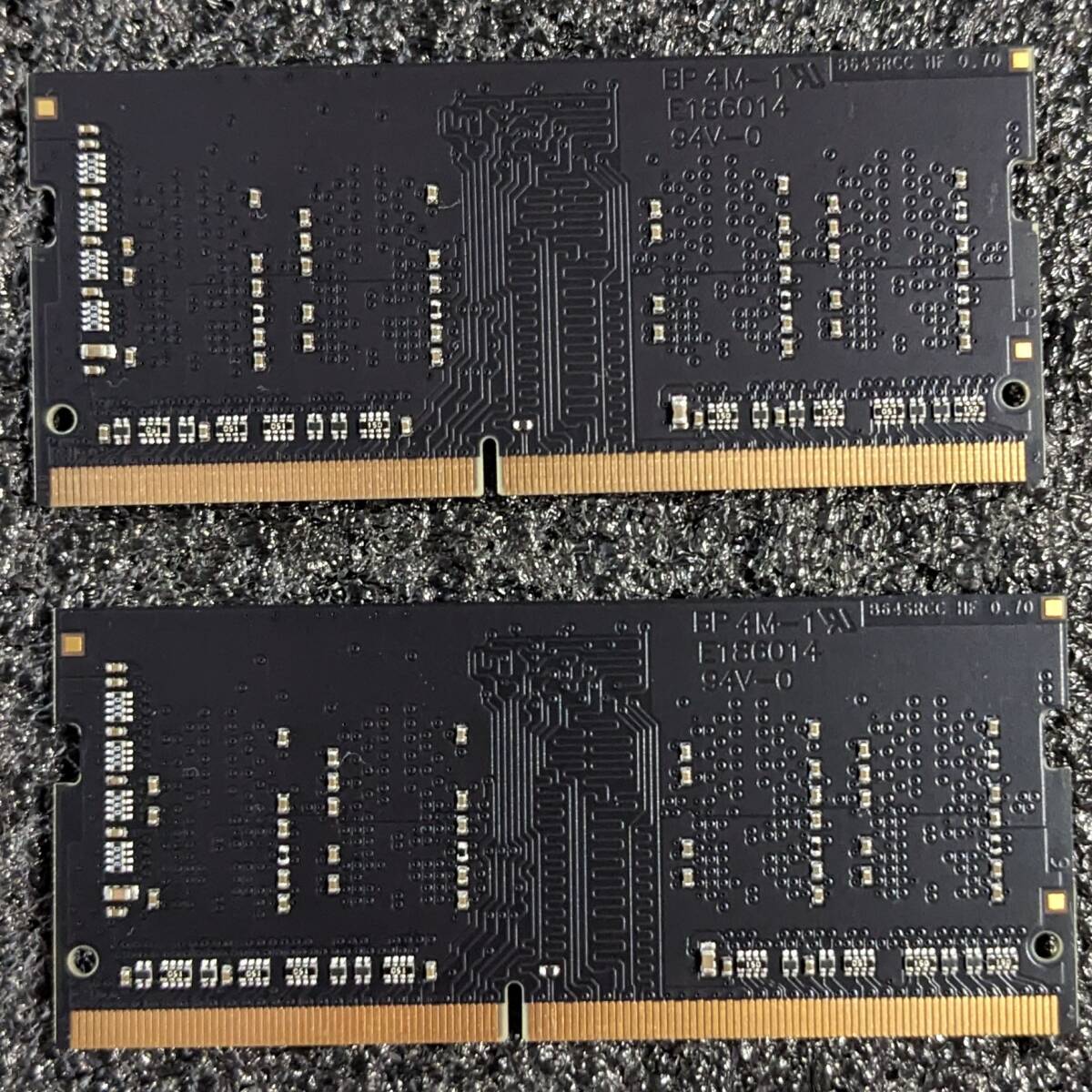 【中古】DDR4 SODIMM 8GB(4GB2枚組) シリコンパワー SP004GBSFU240N02 [DDR4-2400 PC4-19200]