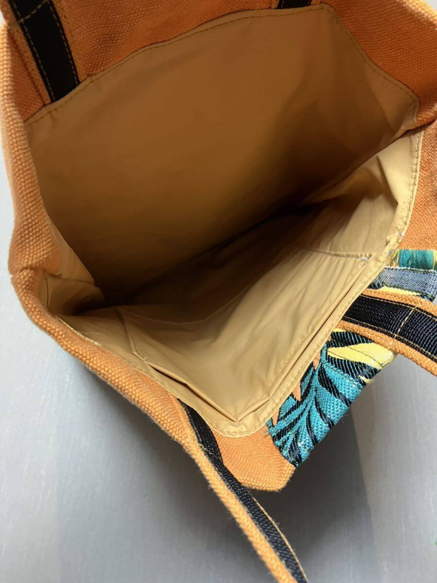 《手作り》ゴブラン織と帆布のシンプルなバッグ・深めの外ポケット付・中は撥水加工生地_画像5