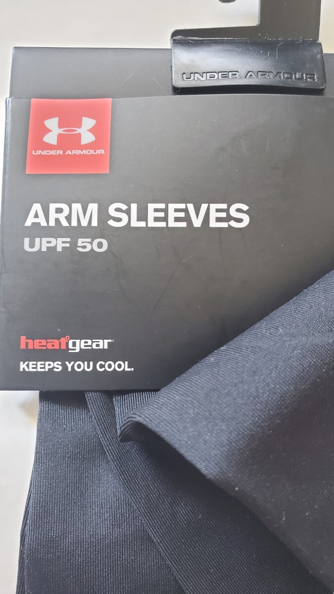 未使用 UNDER ARMOURアンダーアーマーアームスリーブARM SLEEVES両腕 UPF500 heat gear KEEPS YOU COOLユニセックスL吸汗速乾クールドライ 