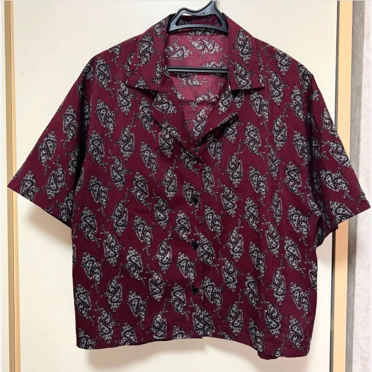 【美品】WEGOウィゴー／オープンカラークロップドシャツ  開襟シャツ　柄シャツ