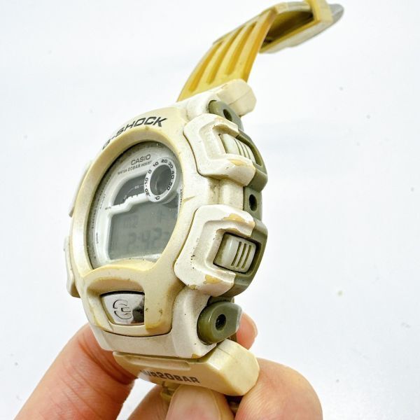 A2405-2-39 １円スタート クオーツ　稼働品　CASIO　カシオ　G-SHOCK　ジーショック　メンズ腕時計　ホワイト　DW-004_画像2