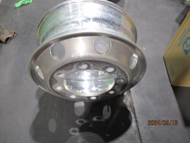 aru core aluminium wheel 19.5X6.75 ISO 8H 2 months use 