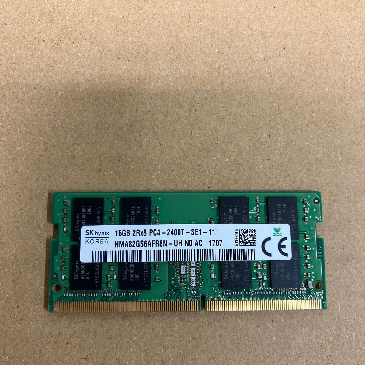 O159 SK hynix ノートPCメモリ 16GB 2Rx8 PC4-2400T 1枚　動作確認品_画像1