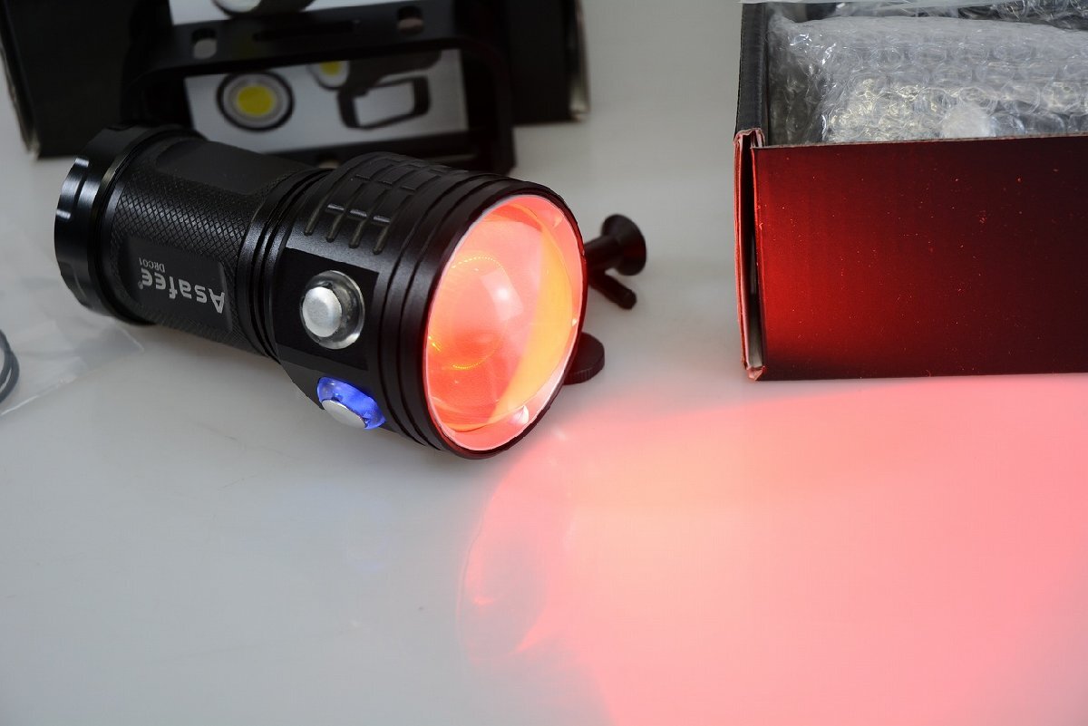 動作確認済 Asafee LED水中ライト ダイビングライト 2個 バッテリー 8個セット[Light-240514A]_画像7