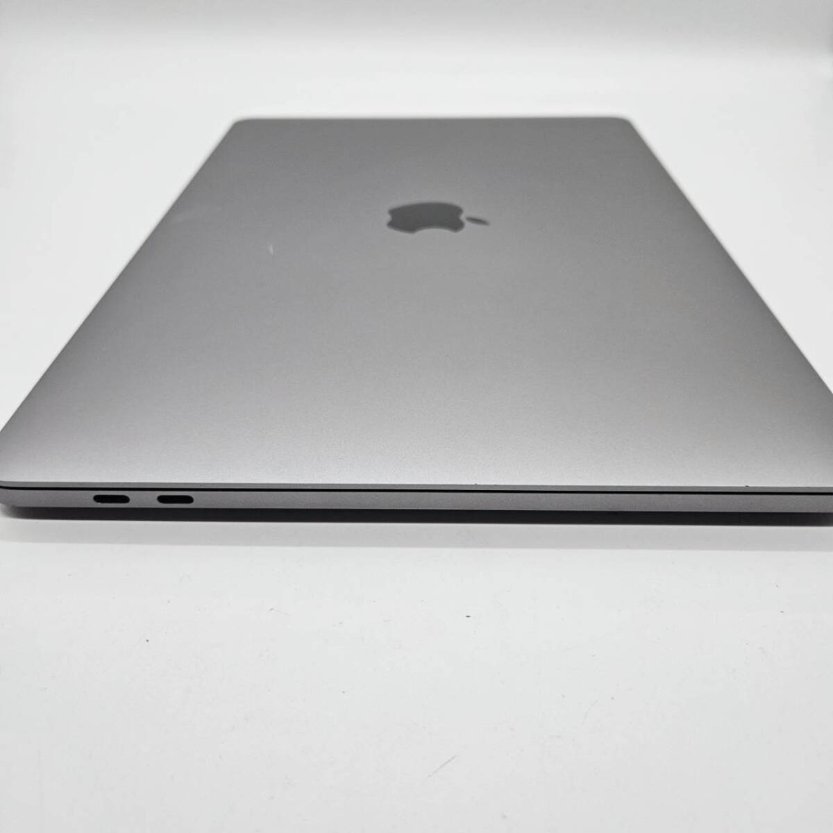 *Macbook Pro 13-inch A2159 Space gray operation accessory attaching *