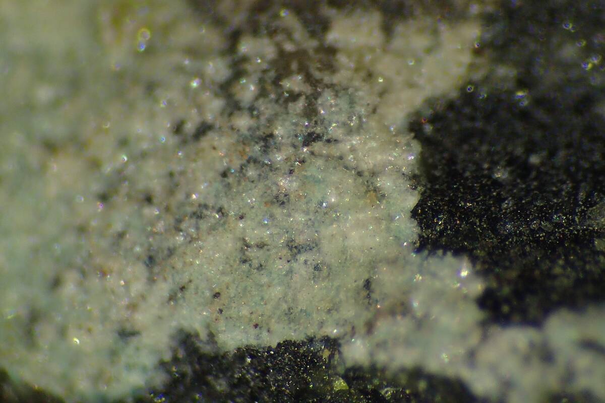 【外国産鉱物標本】アメリカ産・ケツァルコアトル石、ケトナー石（稀）の画像5
