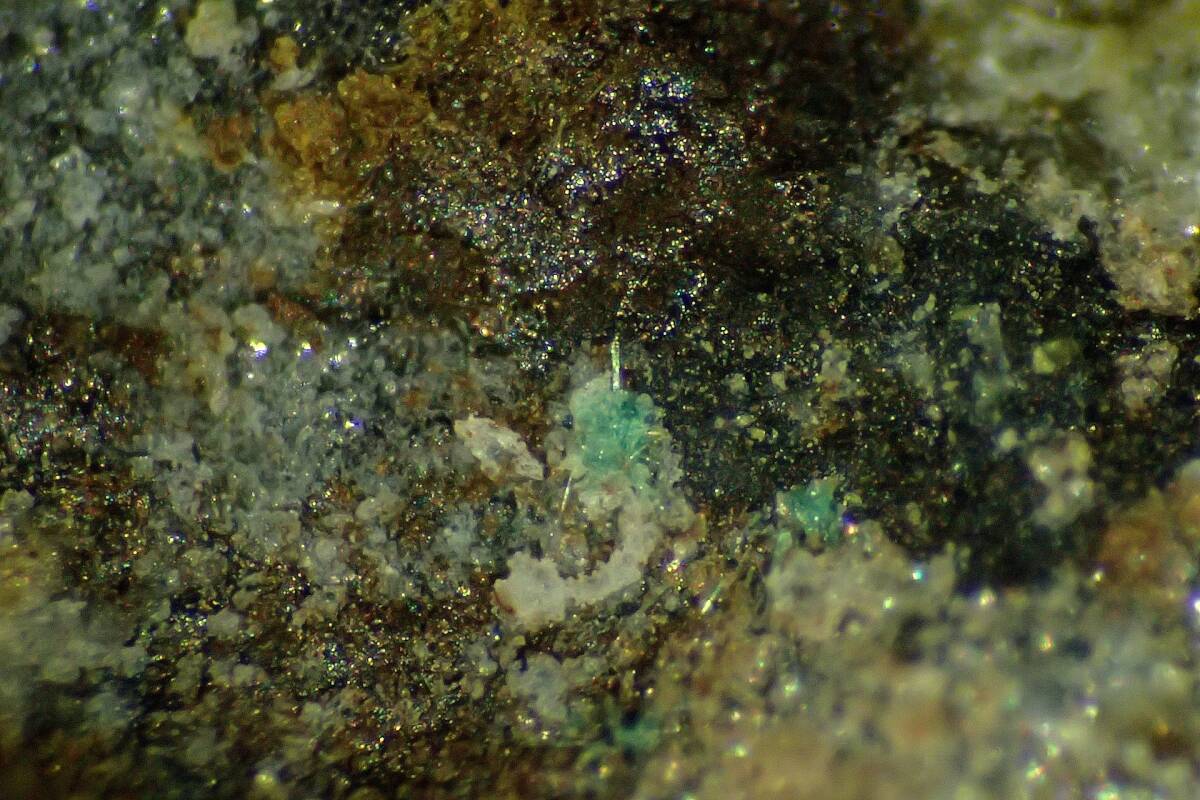 【外国産鉱物標本】アメリカ産・ケツァルコアトル石、ケトナー石（稀）の画像2