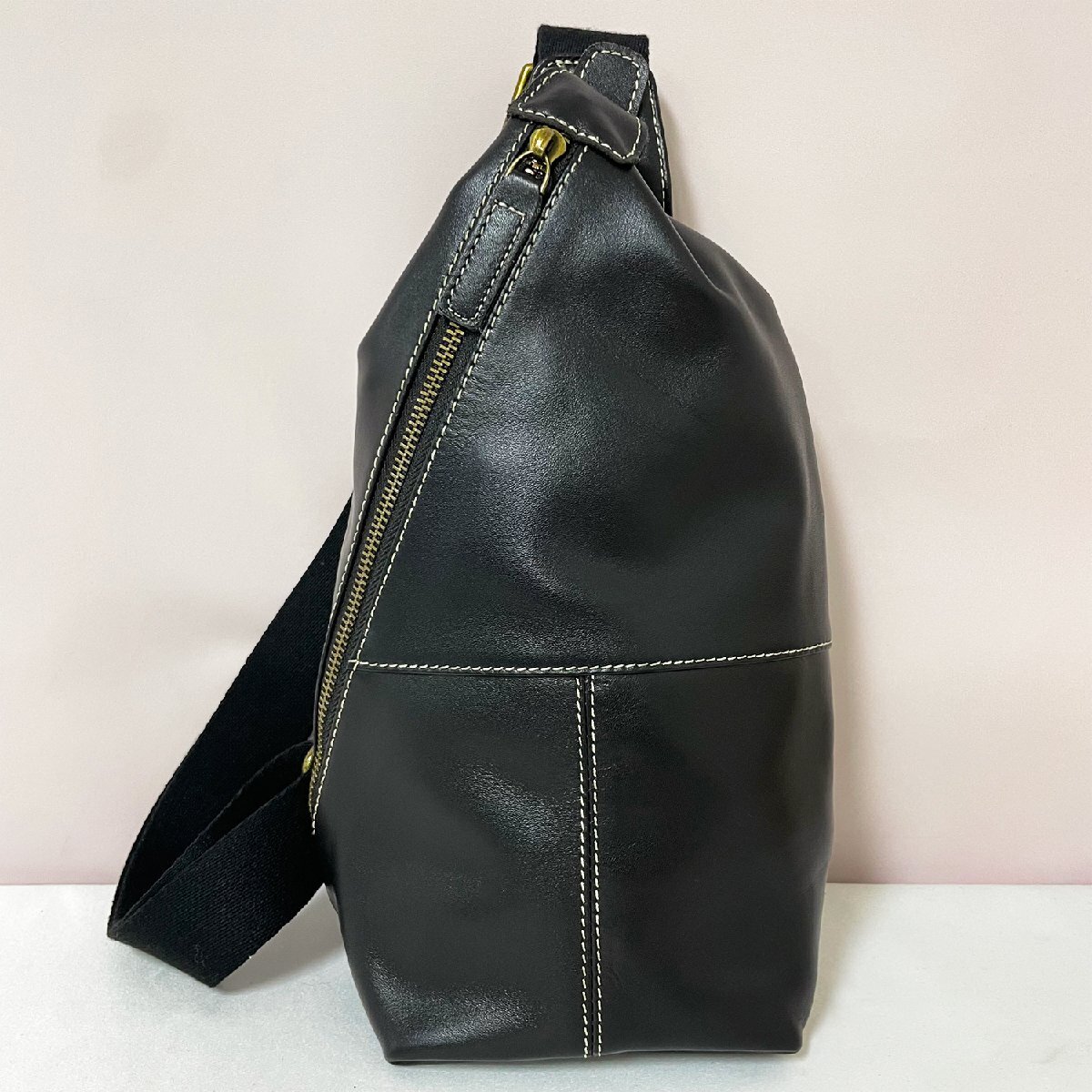  piece .* body bag regular price 12 ten thousand *Emmauela* Italy * milano departure * high class cow leather original leather water-repellent compact diagonal ..2WAY commuting going to school business men's 