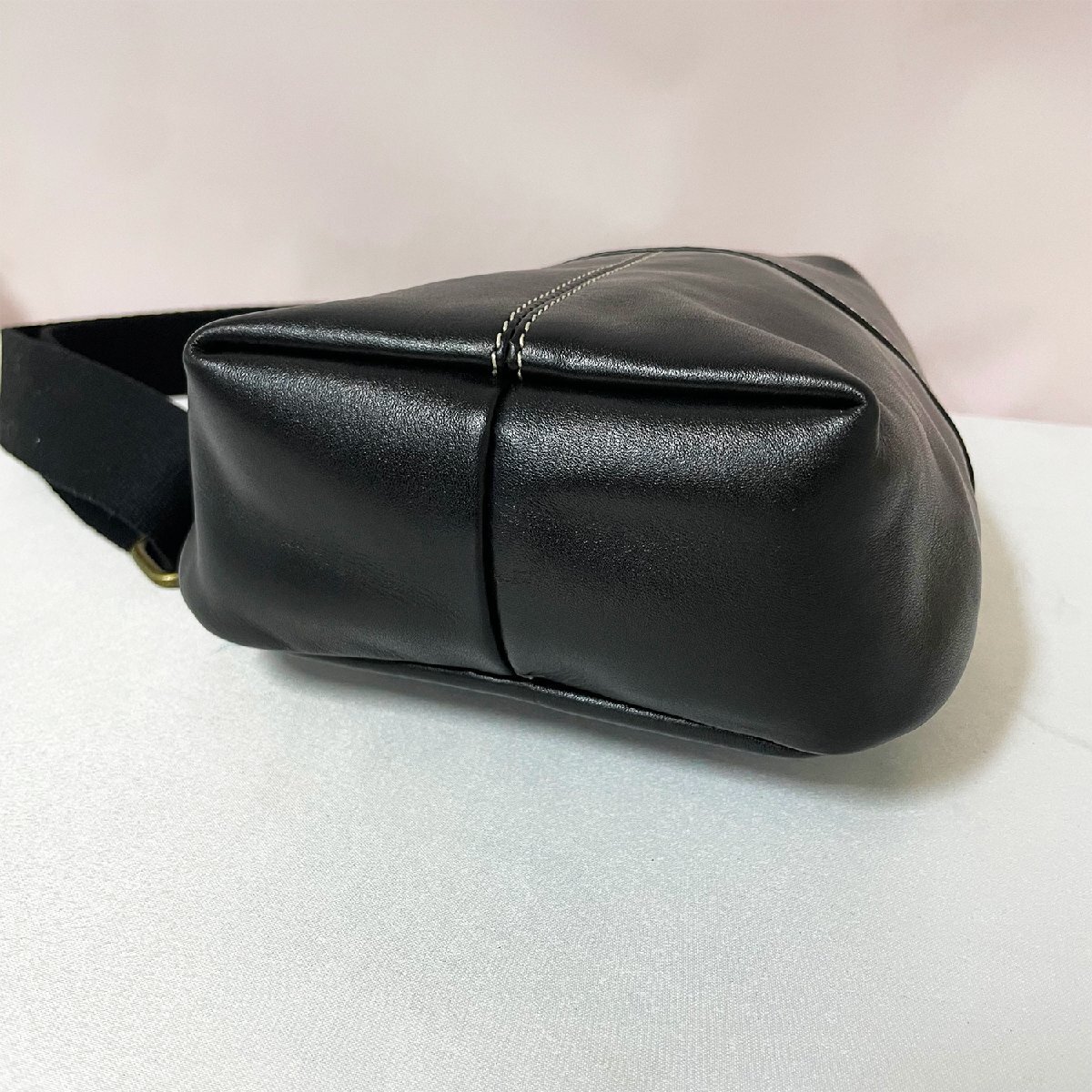  piece .* body bag regular price 12 ten thousand *Emmauela* Italy * milano departure * high class cow leather original leather water-repellent compact diagonal ..2WAY commuting going to school business men's 