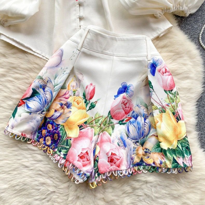  regular price 8 ten thousand *christian milada* milano departure * top and bottom set * on shortage of stock hand dressing up floral print blouse short pants brilliant resort travel lady's M