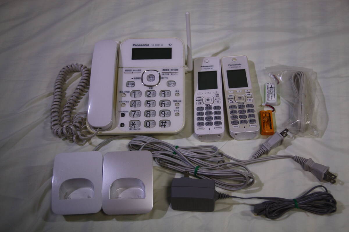 Panasonicパナソニックコードレス電話機VEーGD31DL  子機2台付（後から取付設定）の画像1
