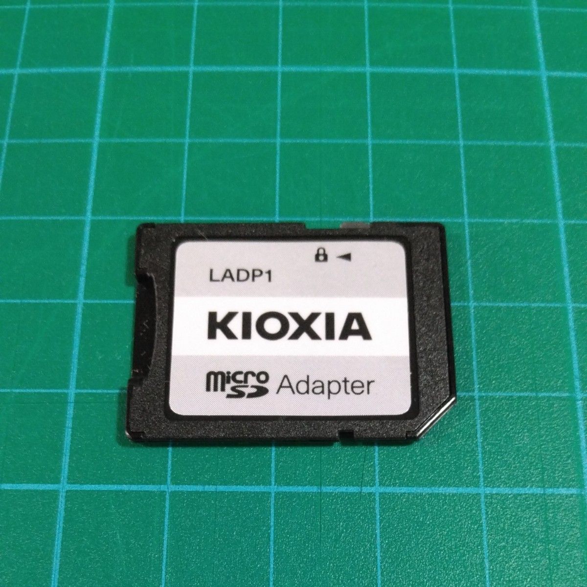 micro SDカード 32GB　アダプター・プラケース付　KIOXIA