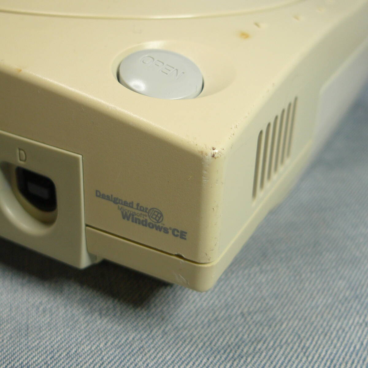 n3941▼ドリームキャスト 本体 ジャンク 1999年製造 セガ ◇ ドリキャス Dreamcast SEGA HKT-3000_画像3