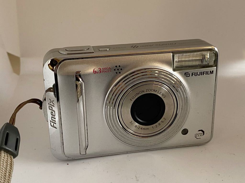 1円スタート FUJIFILM フジフィルム コンパクトデジタルカメラ Fine Pix A600 通電確認済み デジカメ シルバー_画像1