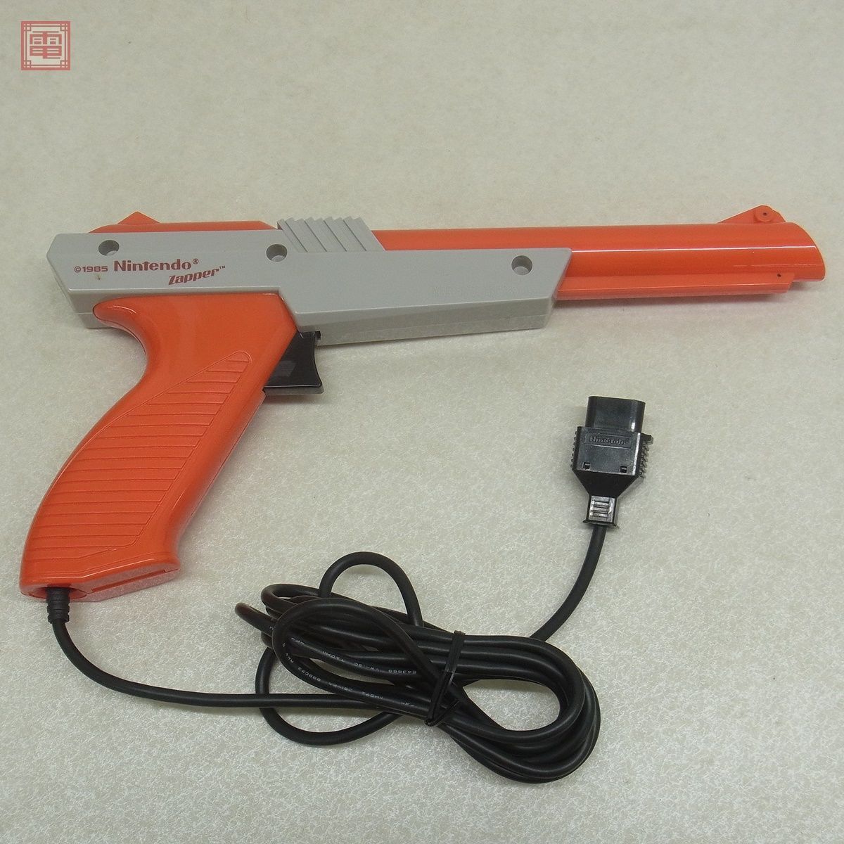 FC ファミリーコンピュータ 海外版 光線銃 NES-005 Nintendo Entertainment System NES Zapper ニンテンドー 任天堂 Nintendo【10_画像1