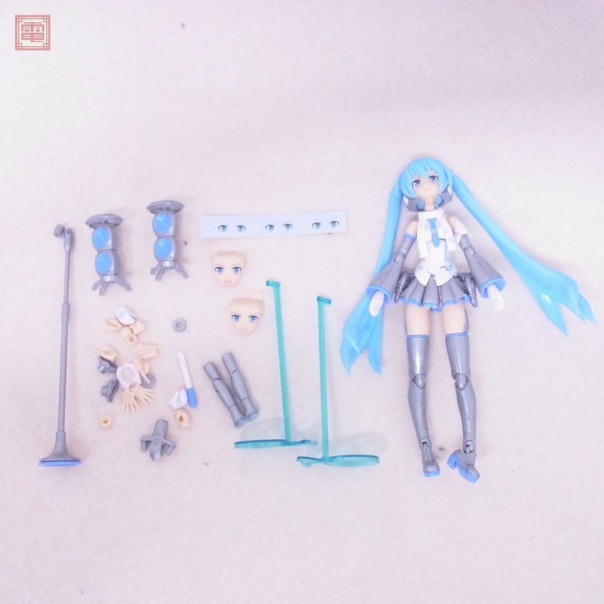 組立済 コトブキヤ フレームミュージックガール 初音ミク/雪ミク/桜ミク/フレームアーティスト 初音ミク 計4点セット 特典付 ジャンク【40_画像5