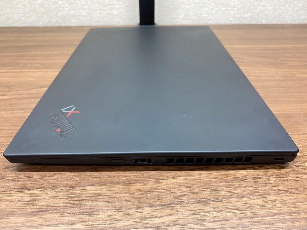 1.ThinkPad X1 Carbon Gen7th i5-10210