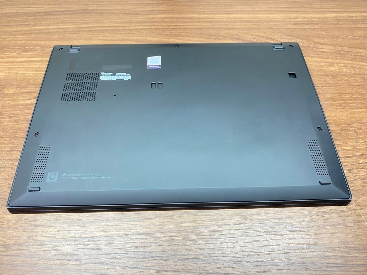 1.ThinkPad X1 Carbon Gen7th i5-10210