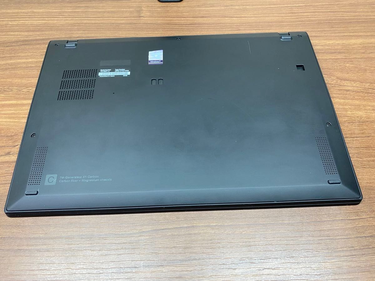 2. ThinkPad X1 Carbon Gen7th i5-10210