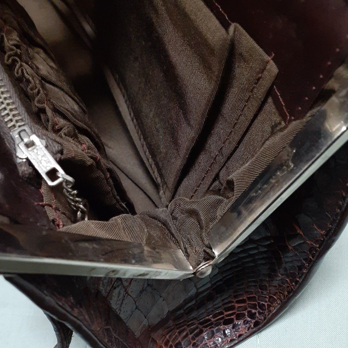 【送料無料・大幅値下げ】 クロコダイル　ワニ皮　ハンドバッグ　 がま口 アンティーク　昭和レトロ