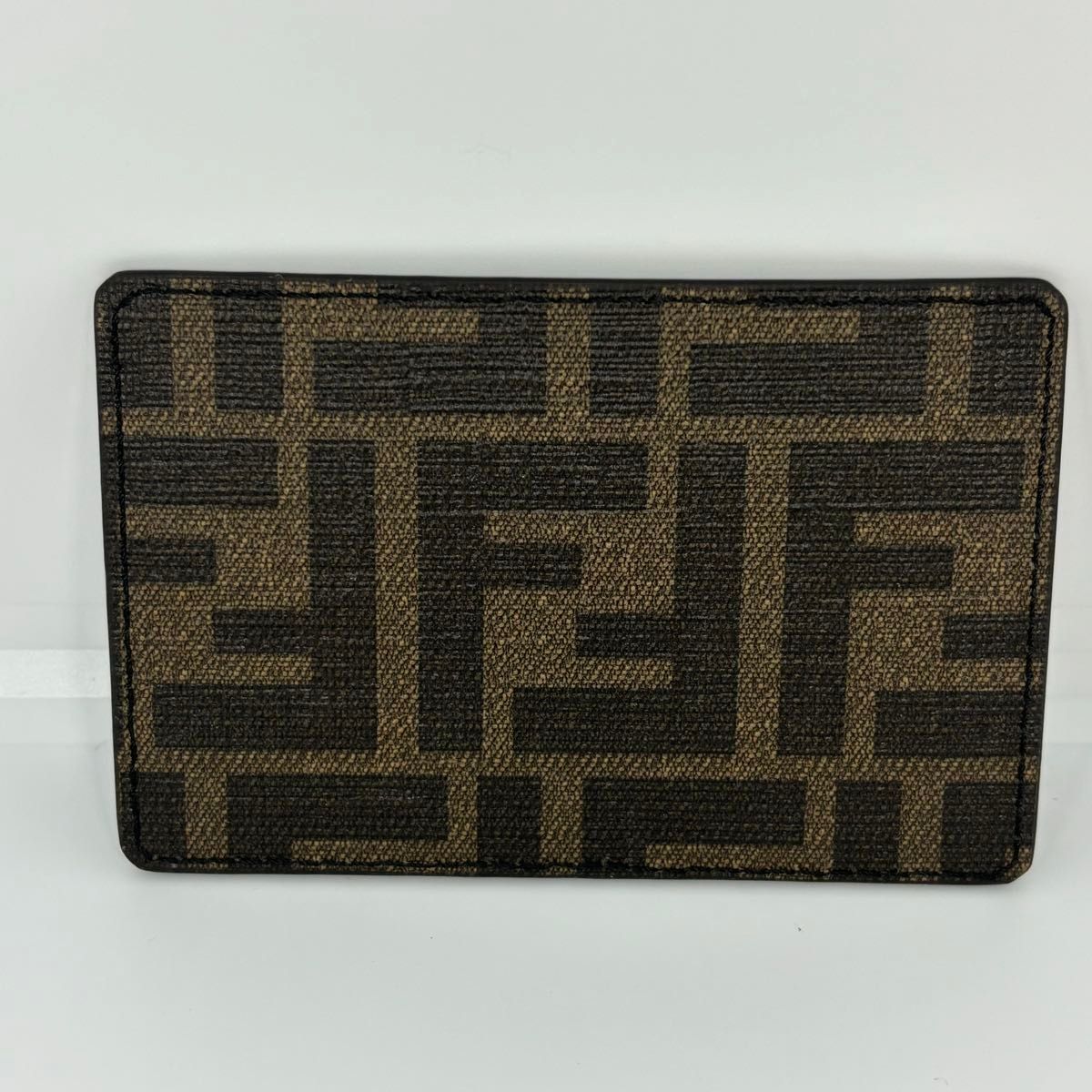 【未使用】FENDI ズッカ柄 PRIVATE SUITES カードケース