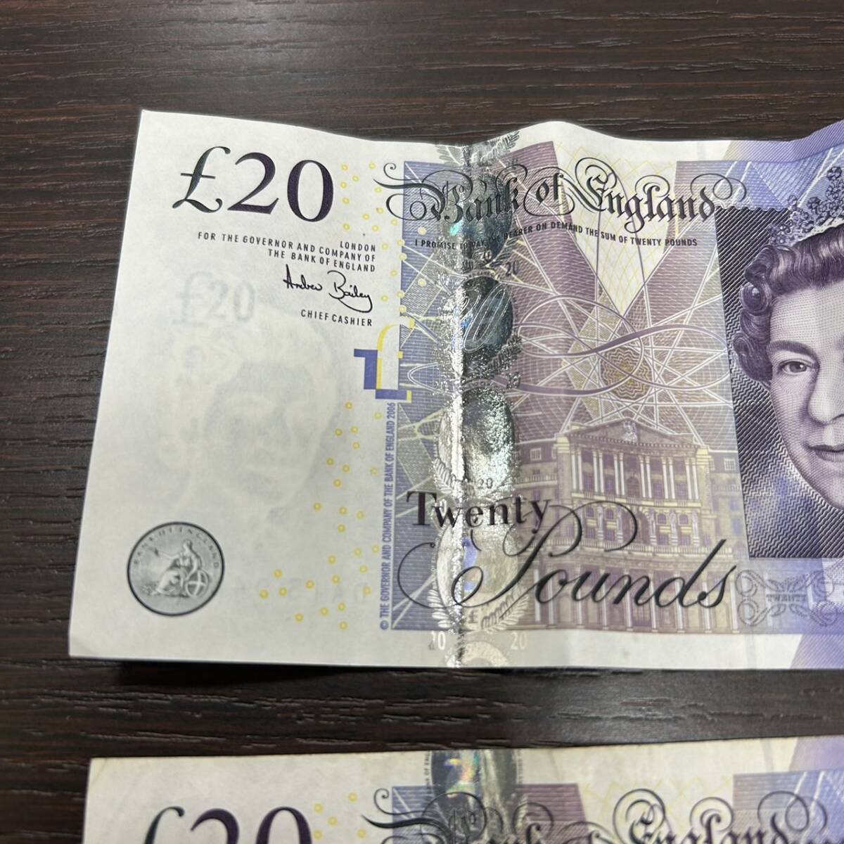 1216 イギリス紙幣 20ポンド札×2枚 計40ポンド BANK of ENGLAND TWENTY POUNDS 貨幣 外貨 旧紙幣 海外 外国 古札 英_画像4