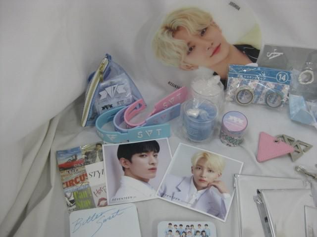 [ including in a package possible ] secondhand goods ..SEVENTEEN acrylic fiber key holder charm acrylic fiber stand etc. goods set 