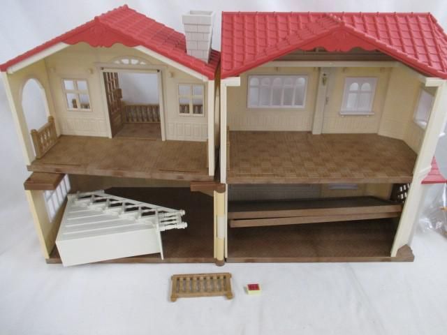 【まとめ売り 中古品】 ホビー シルバニアファミリー 赤い屋根の大きなお家 家具 等 グッズセットの画像3