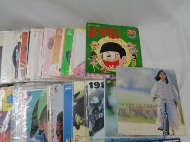 【同梱可】中古品 アーティスト 7インチ レコード 松田聖子 ALFEE おそ松さん 他 星空のディスタンス 赤いスイートピ_画像3