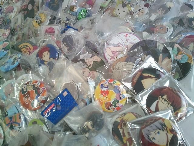 【同梱可】優良品 アニメ おそ松さん Free! A3! 他 缶バッジ ラバーストラップ アクスタ 等 グッズセット_画像5